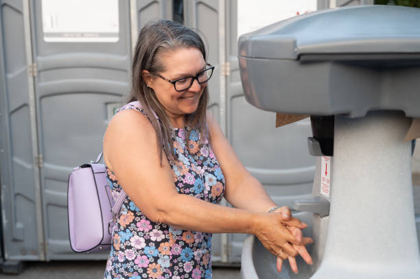 Best Emergency porta potty rental  in Falcon Heights, MN